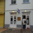 Rábai Cukrászat Vác - Külső kép