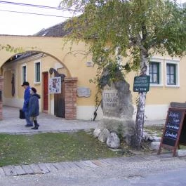 Ráspi Étterem - Vinárium és Borászat Fertőrákos - Külső kép