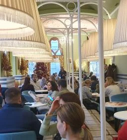 REÖK Kézműves Cukrászda