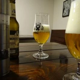 Revolución Budapest - Étel/ital