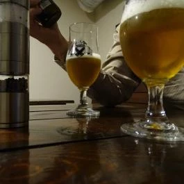 Revolución Budapest - Étel/ital