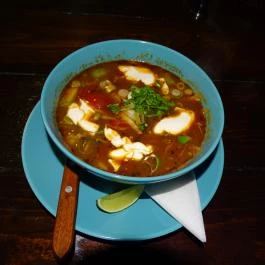 Revolución Budapest - Étel/ital