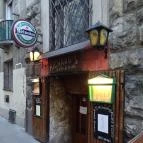 Lakat S1 Pub Budapest - Külső kép