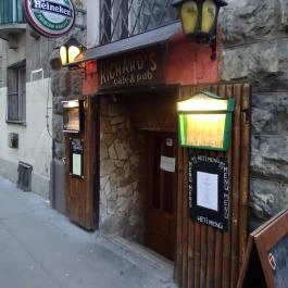 Lakat S1 Pub Budapest - Külső kép