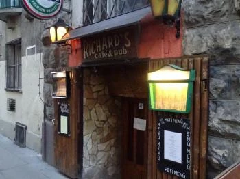 Lakat S1 Pub Budapest