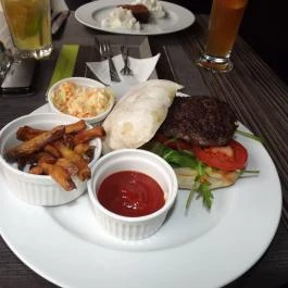 Ring Café & Gourmet Burger Bar, Budapest - Étel/ital