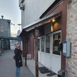 Roxxy Music Café Tatabánya - Külső kép