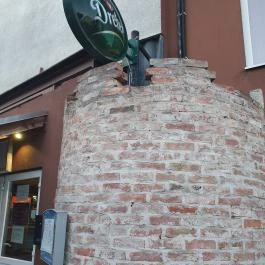 Roxxy Music Café Tatabánya - Külső kép