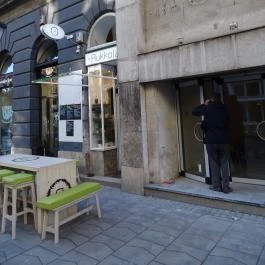 Rukkola, Budapest - Külső kép