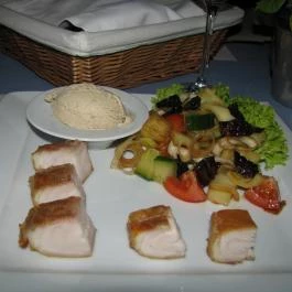 Sárga Borház Vendéglő, Mezőzombor - Étel/ital