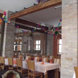 Sarlóspuszta Club Hotel étterme Tatárszentgyörgy - Belső
