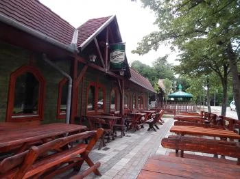 Sarokház Étterem Lakitelek