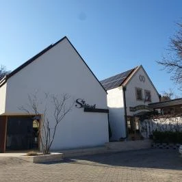 Schieszl Vendéglő és Borház, Budakalász - Egyéb