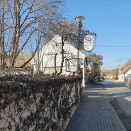 Schieszl Vendéglő és Borház, Budakalász - Egyéb