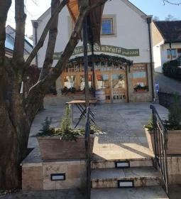 Schieszl Vendéglő és Borház