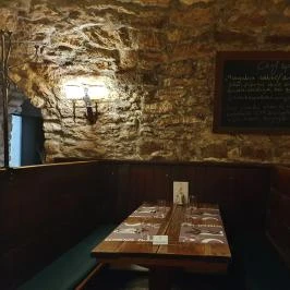 Schieszl Vendéglő és Borház, Budakalász - Egyéb