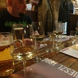 Schieszl Vendéglő és Borház, Budakalász - Egyéb