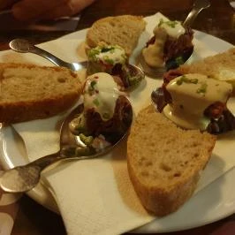 Schieszl Vendéglő és Borház, Budakalász - Egyéb