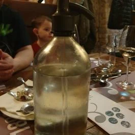 Schieszl Vendéglő és Borház, Budakalász - Egyéb