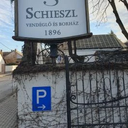 Schieszl Vendéglő és Borház, Budakalász - Egyéb