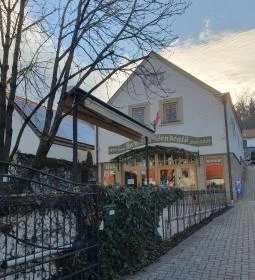 Schieszl Vendéglő és Borház