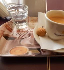 Semiramis Kávézó és Teázó