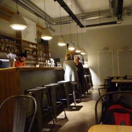 Skal, Budapest - Belső