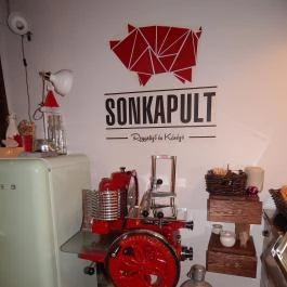 Sonkapult, Budapest - Belső