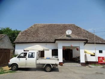 Söröző-Borozó Várdomb