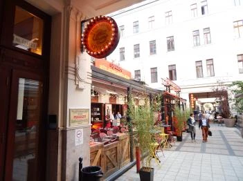 Spíler Shanghai - Gozsdu Udvar Budapest