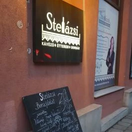 Stelázsi Kávézó, Étterem & Borbár, Budapest - Egyéb