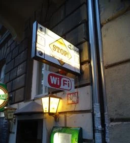 Stop! - Egyetem Kávézó