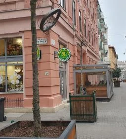 Strudel Garden Café & Bakery