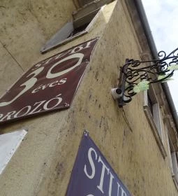 Stubi Borozó Kisvendéglő