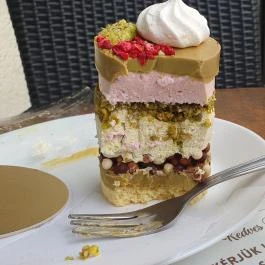 Sulyán Cukrászda (Veresegyház) Veresegyház - Egyéb