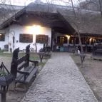 Székely Tanya Étterem & Rendezvényközpont Rönök - Külső kép