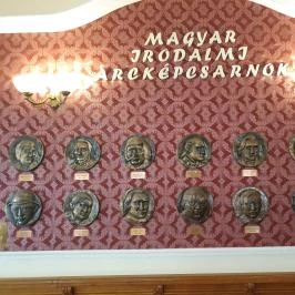 Szent Korona Cukrászda, Soltvadkert - Egyéb