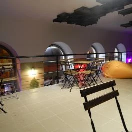 Szérum, Budapest - Belső