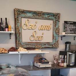 Szó Ami Szó Balatonkenese - Belső