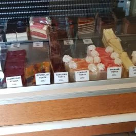 Szökő Cukrászda Pomáz - Étel/ital