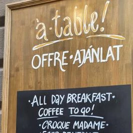 á table! - Akácfa utca, Budapest - Belső