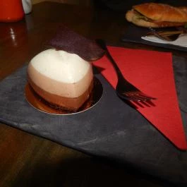 á table! - Arany János utca, Budapest - Étel/ital