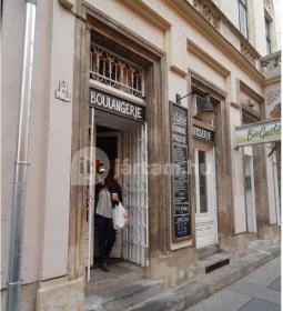 á table! - Arany János utca