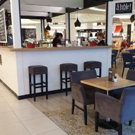 á table! - MOM Park, Budapest - Belső