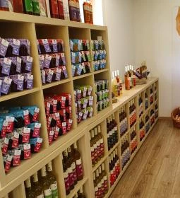 Tamás Vinotéka & Delikátesz