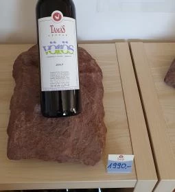 Tamás Vinotéka & Delikátesz