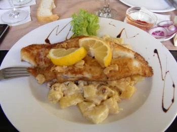 Tárlat Étterem Mór