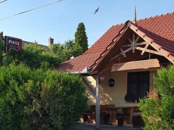 Terasz Söröző Törtel