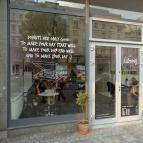 The Donut Library - Károly körút Budapest - Külső kép