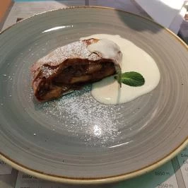 The Selection, Budapest - Étel/ital